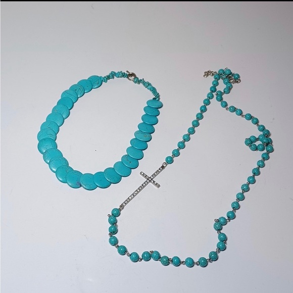 Lot Of 2 turquoise Colored Bead Fashion Necklaces. - Picture 2 of 5